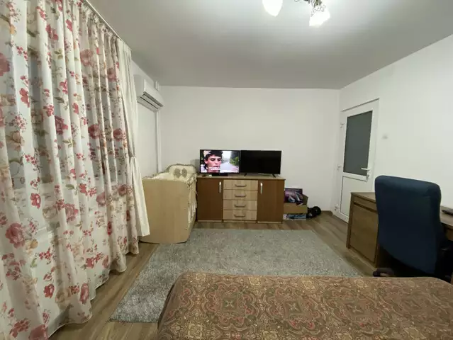 Apartament cu 1 camera, semidecomandat, de inchiriat, in Timisoara