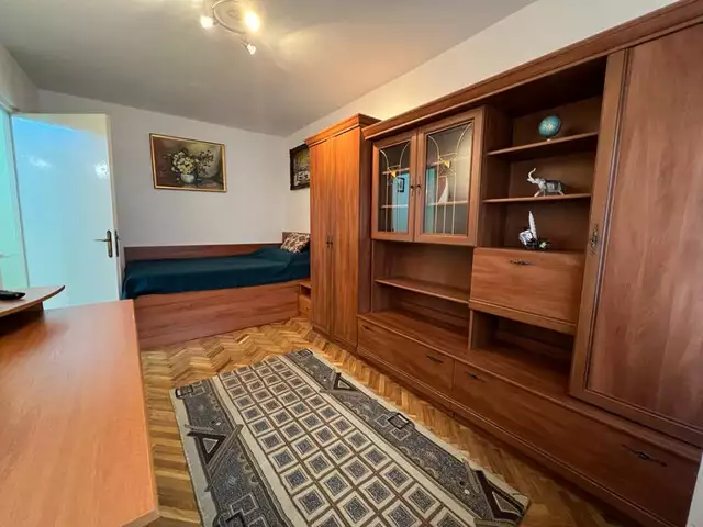 Apartament cu 2 camere, decomandat, in zona Aradului-Est - ID C3310