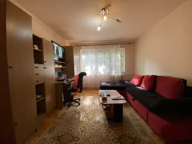 Apartament 3 camere, semidecomandat, la parter, Dacia - v1068