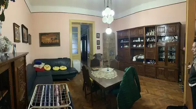 Apartament 4 camere de vanzare, zona Balcescu - V1590