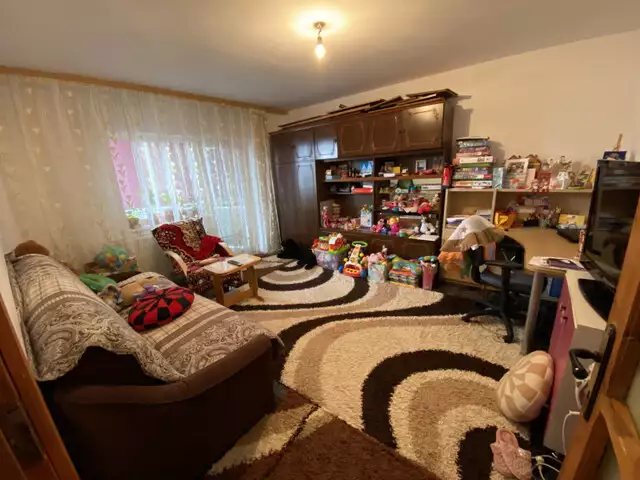 Apartament cu 3 camere, decomandat, de vanzare, in Timisoara zona Lipovei