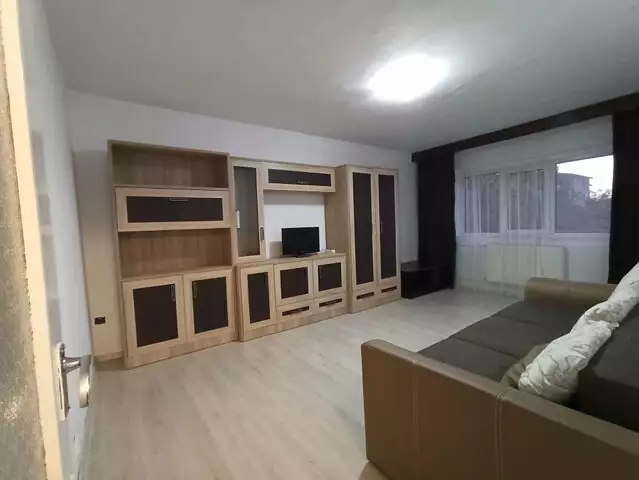 Apartament 3 camere in Complexul studențesc - V2669