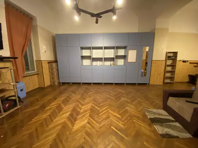 Apartament cu 2 camere, in cladire istorica, in Piata Unirii - V2935