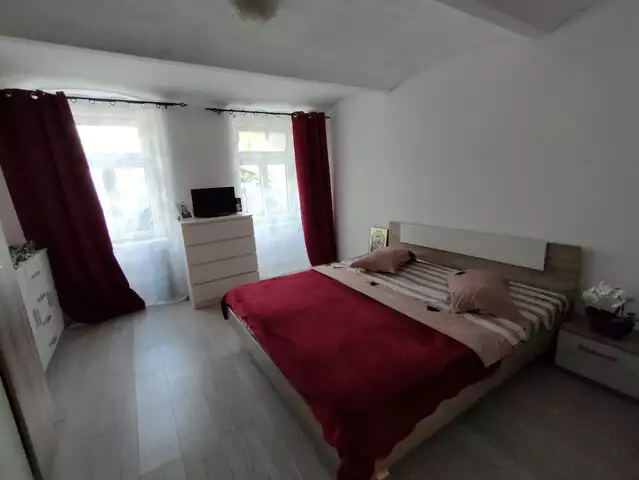 Apartament la casa, cu 2 camere decomandate  zona  Balcescu- ID V3886
