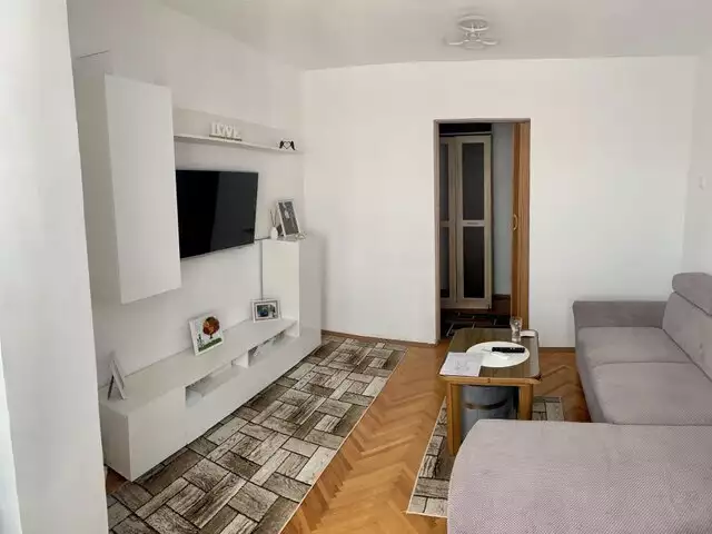 Apartament 2 camere, decomandat, 45mp utili + balcon, zona Girocului - ID V3954