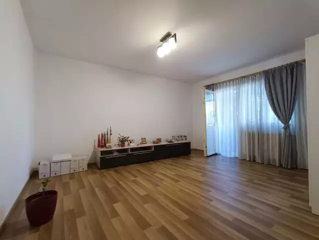 Apartament 3 camere, la parter, 65mp, zona Girocului - ID V4063