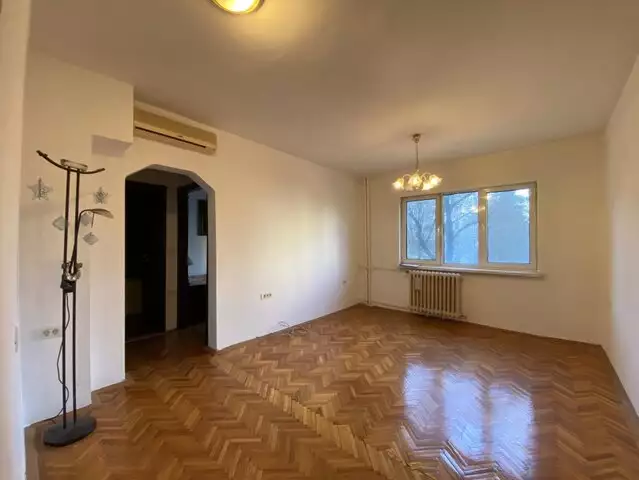 Apartament cu 3 camere Gheorghe Lazar - ID V4625