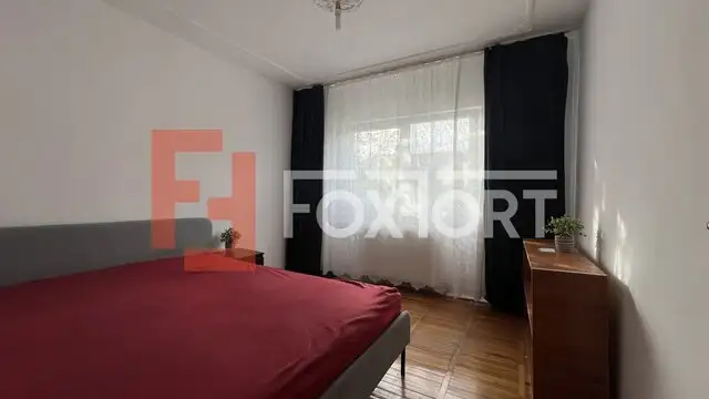 Apartament cu 3 camere de vanzare, etaj 2, zona Lipovei