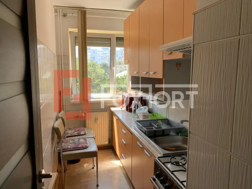 Apartament cu 2 camere, etaj 3 - zona Dacia Iulius Mall