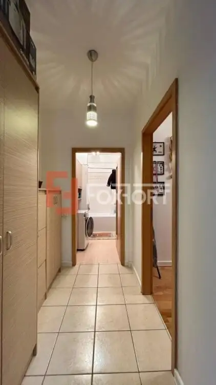 Apartament 2 camere, decomandat 79 mp utili, zona Aradului