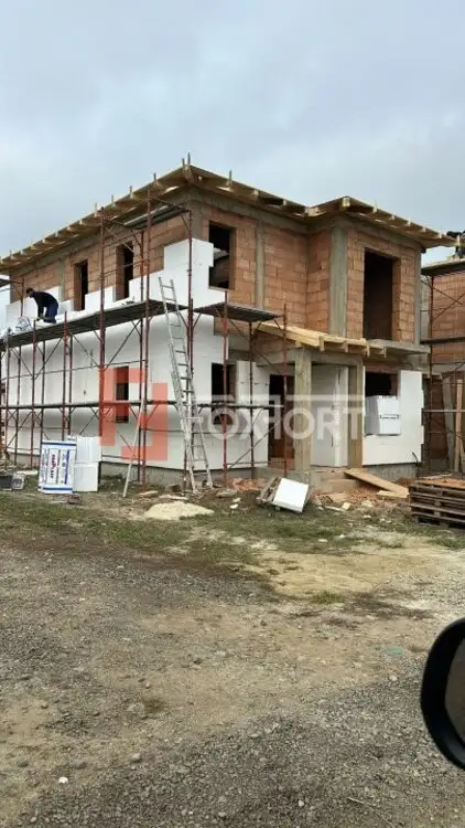 Duplex cu 4 camere de 136 mp si 3 bai, zona Dumbravita