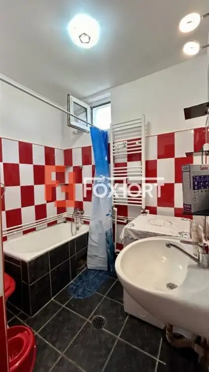 Apartament de vanzare 2 camere decomandat - mobilat si utilat, zona Aeroport