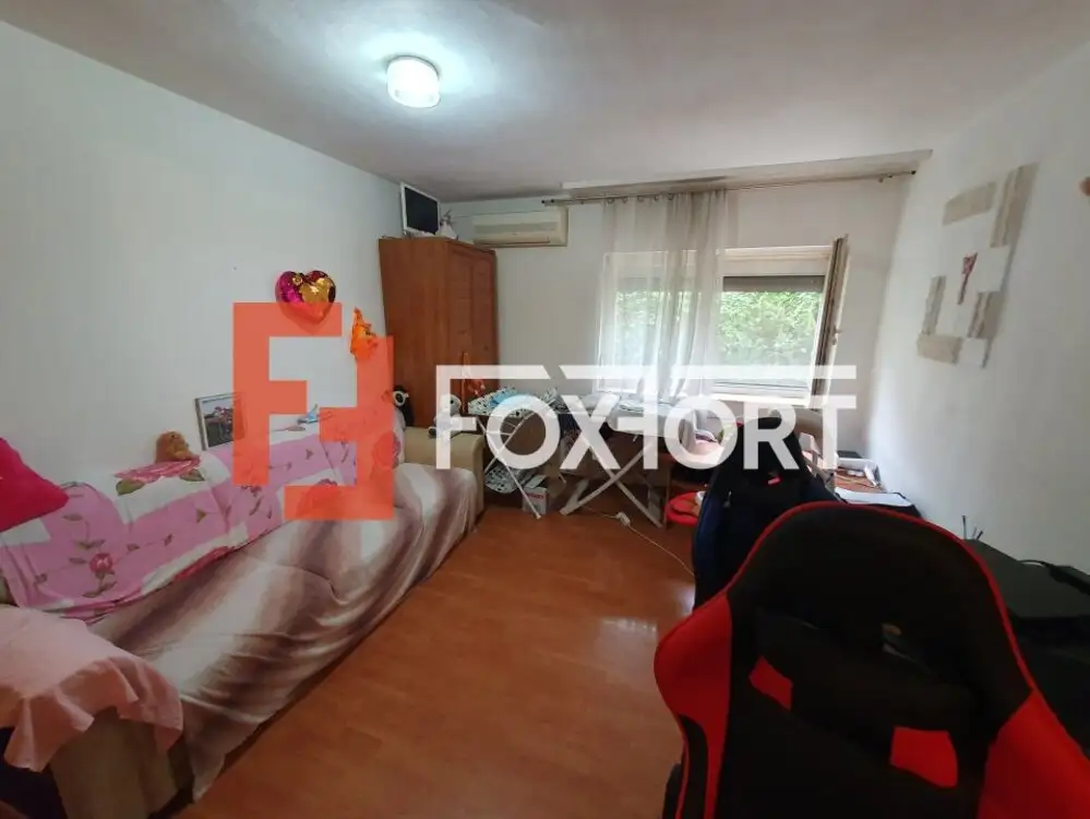 Apartament cu o camera, 43 mp utili, la parter, zona Sagului