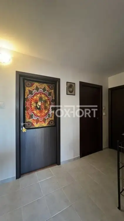 Apartament cu 3 camere, etaj 4 de vanzare, zona Lunei