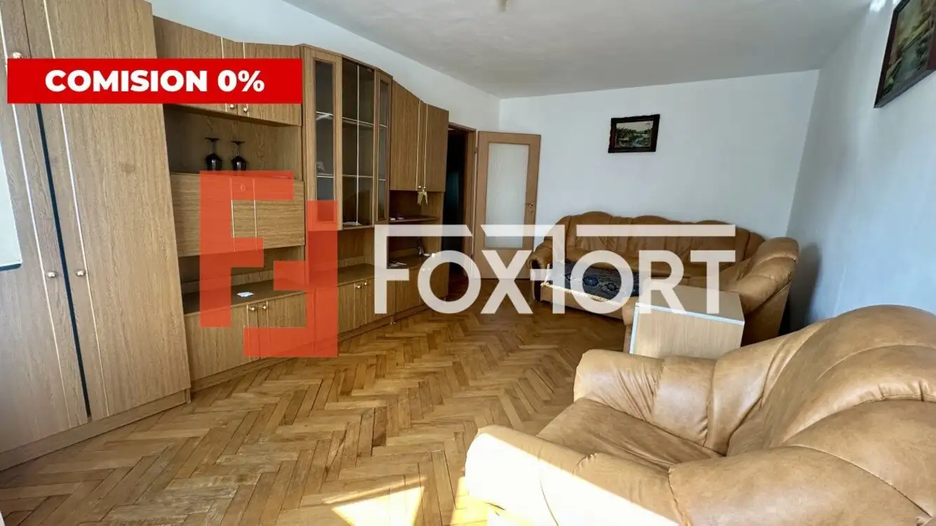 Apartament cu 3 camere decomandat si 2 bai de vanzare in zona Aradului