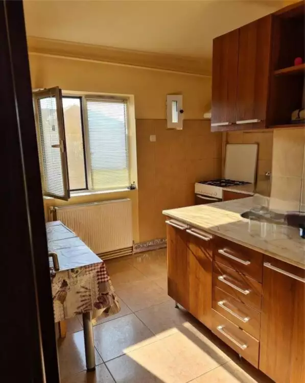 Apartament 3 camere decomandat, zona Bucovina - ID V4989