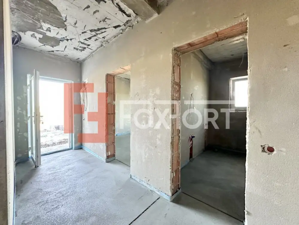 Duplex Mosnita, 3 camere si teren de 366 mp - zid departitor izolat fonic!