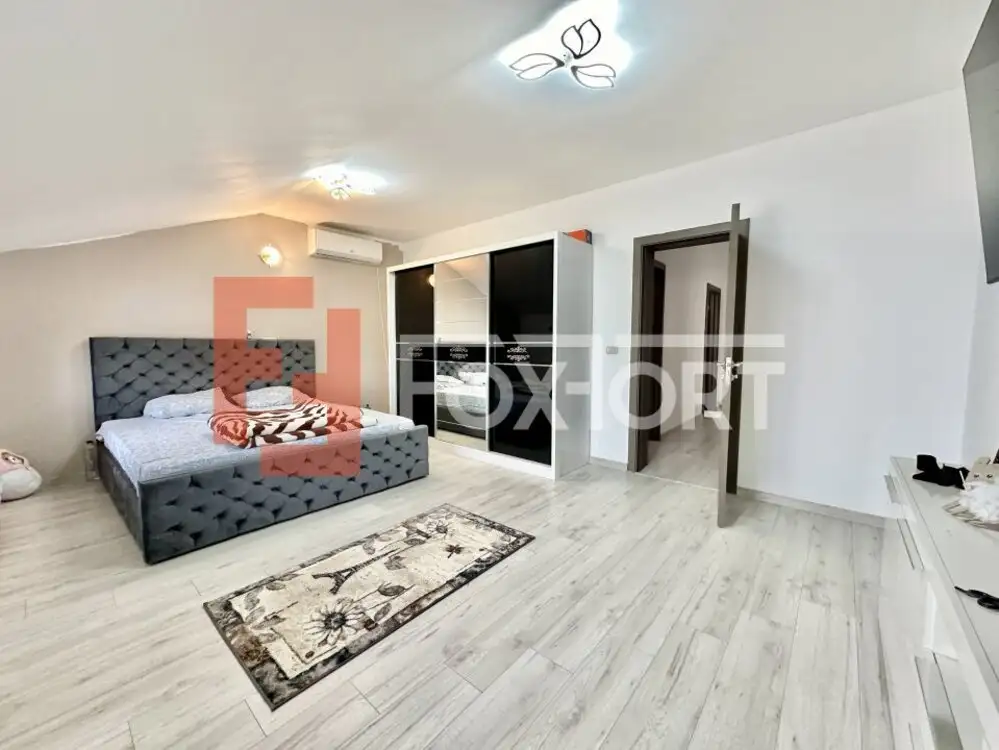 Duplex Mosnita, 4 camere, 343 mp teren - Toate utilitatile si Asfalt!