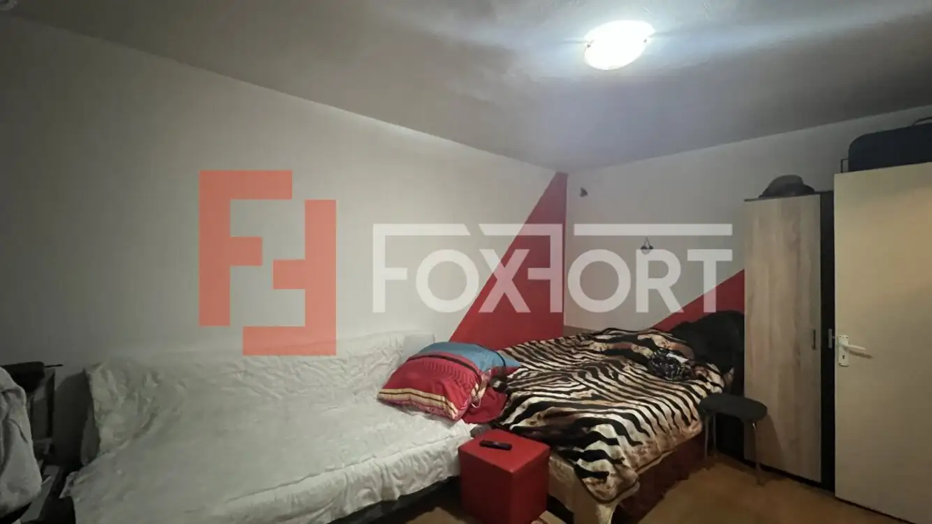 Apartament de vanzare cu o camera, parter, zona Lunei