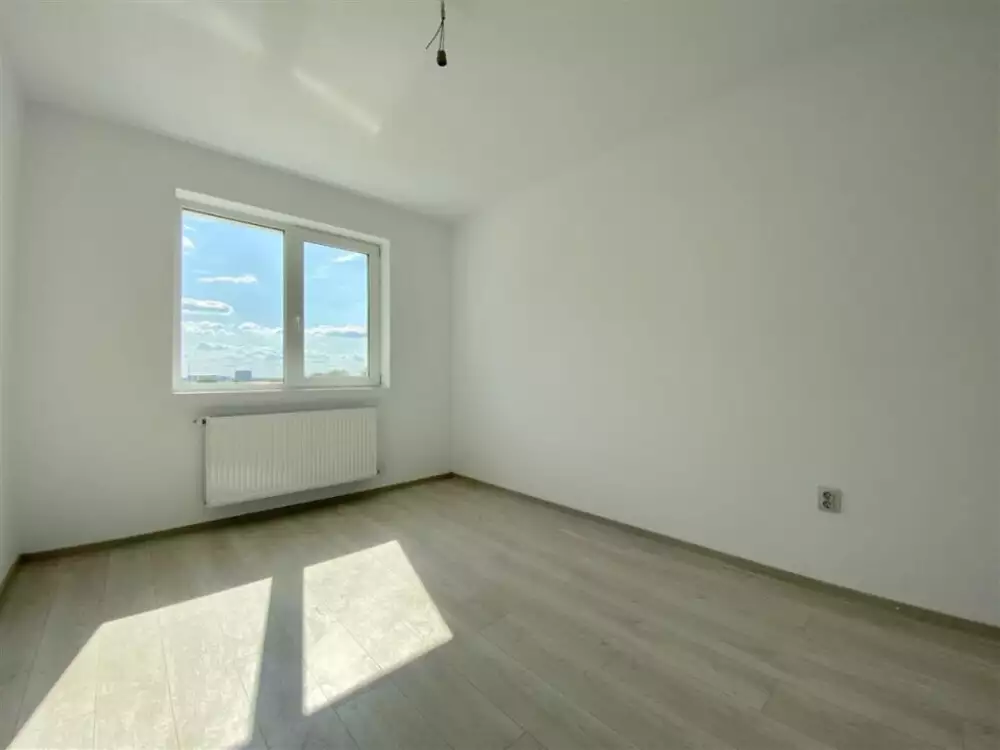 Apartament 1 camera de vanzare, 2 locuri de parcare in GIROC - ID V43