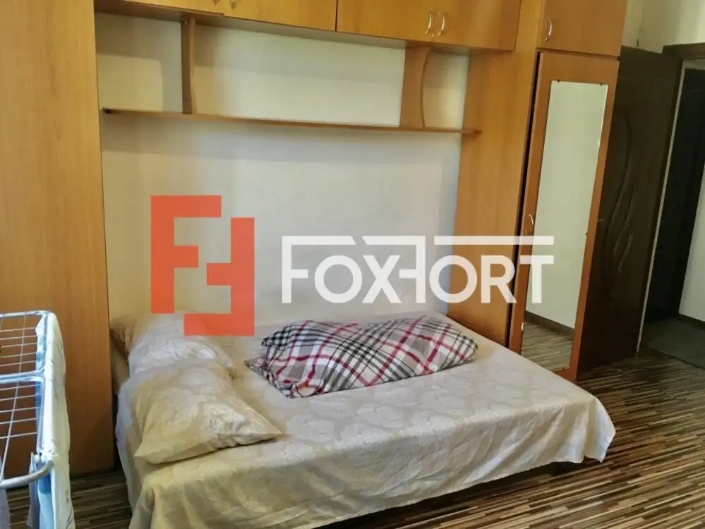 Apartament cu o camera, decomandat, de vanzare, zona Lipovei