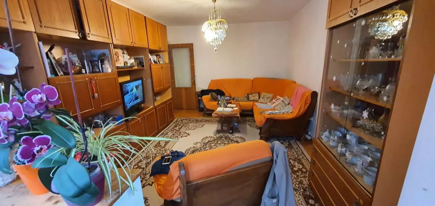 Apartament cu 3 camere si 2 balcoane, Sagului - ID V4876