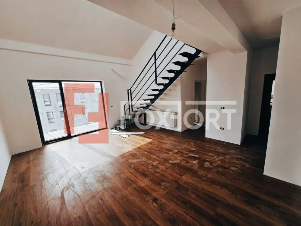 Apartament spatios cu 3 camere, scara interioara, 84 mp