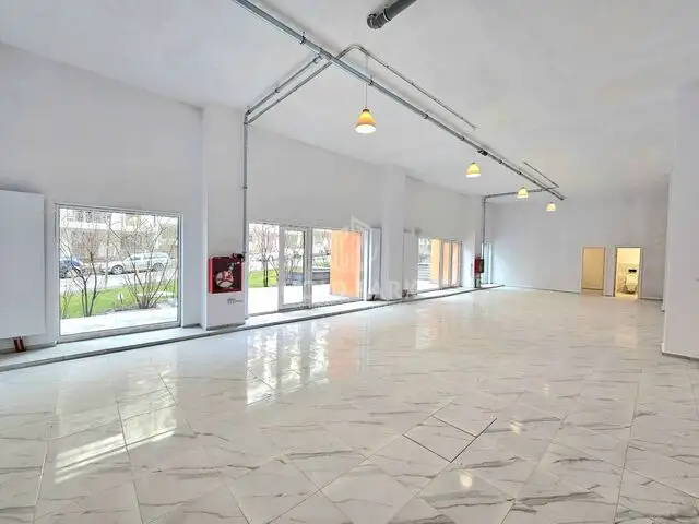 Spatiu Comercial - Zona Buna Ziua - Vitrina Mare / Parcari