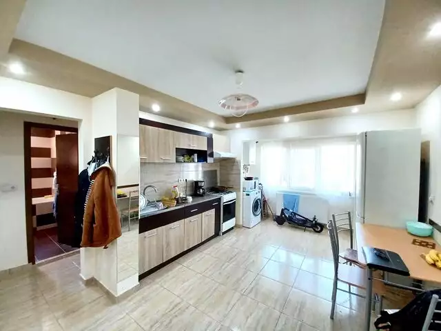 Apartament 2 camere decomandate, etaj intermediar, Marasti