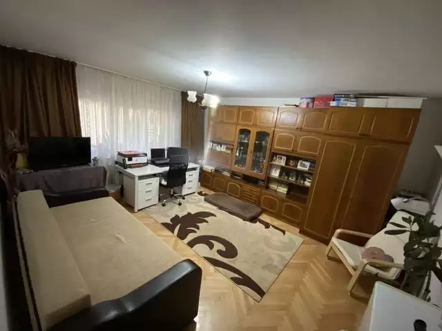 Apartament 3 camere decomandate 2 bai, 73 mp, zona Marasti