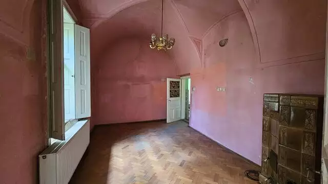 Apartament situat in cladire istorica, str Memorandumului, parcare