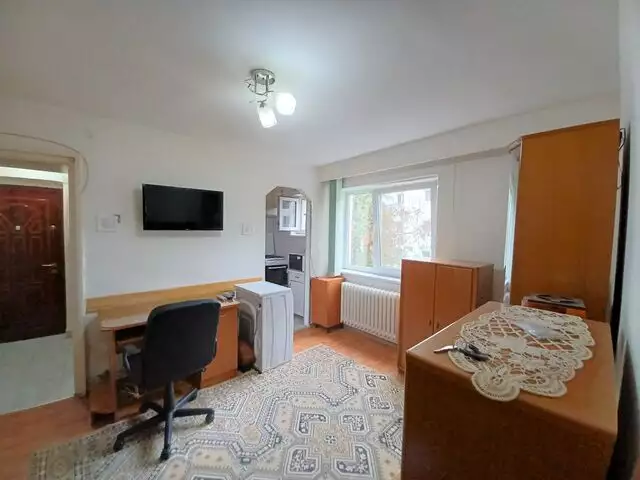 Apartament 2 camere, etaj 2, Gheorgheni, zona Piata Hermes