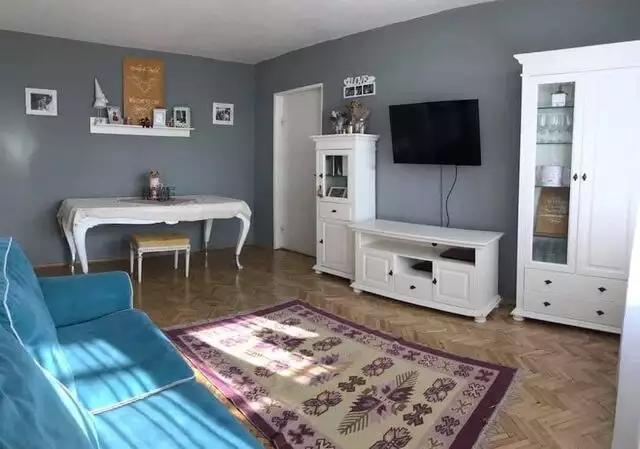 Apartament mobilat si utilat, luminnos, orientare Vest