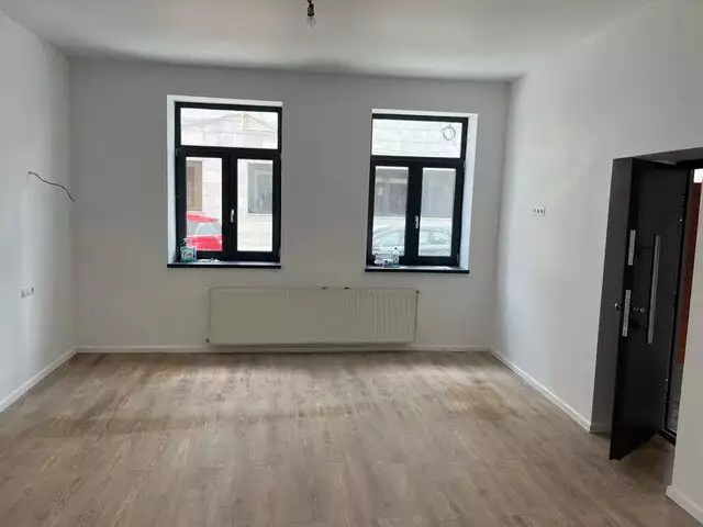 Apartament ideal pentru investitie, impartit in doua ap de 1 camera