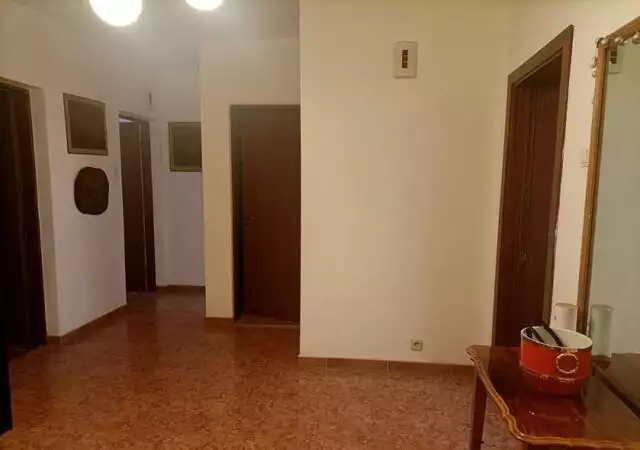 Apartament decomandat cu 3 camere, Grigorerscu,zona Piata 14 Iulie