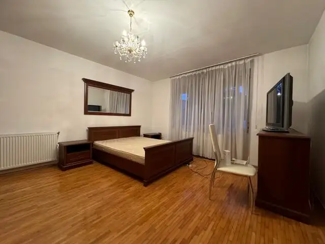 Apartament 3 camere 120 mp zona Engels - Andrei Muresanu