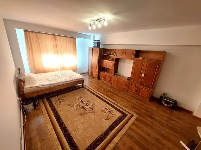 Apartament decomandat cu 2 camere, recent renovat, zona Dorobanților