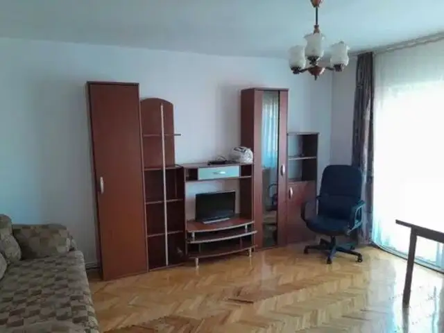 Apartament 3 camere decomandate etaj 3/4  65 mp - Grigorescu