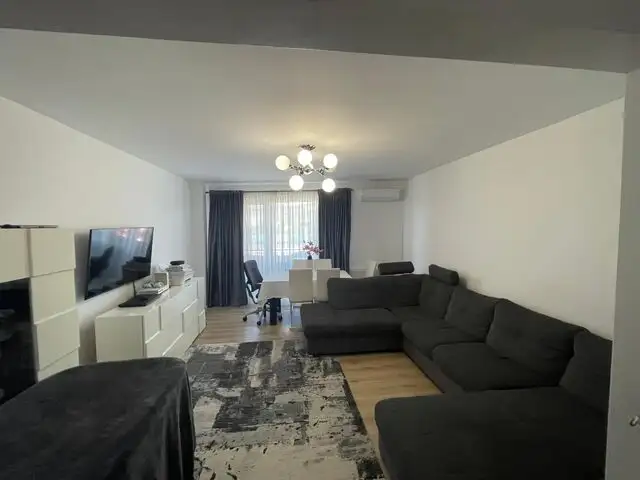 Apartament 3 camere 75 mp etaj 3 - zona Semicentrala - Gara