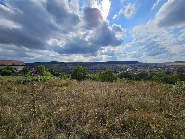 Teren cu autorizatie pentru doua case in Chinteni