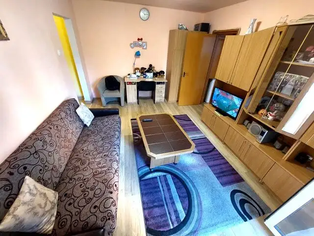 Apartament 2 camere, etaj 2/4, 2 balcoane, zona străzii Mehedinți