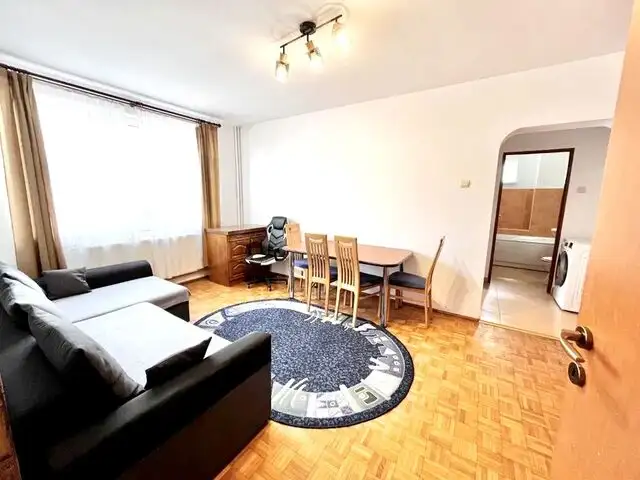 2 Camere, etaj intermediar, renovat, baie cu geam, Piata Abator