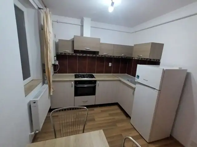 Apartament o camera, cu parcare, in Cartierul Borhanci, zona TCI