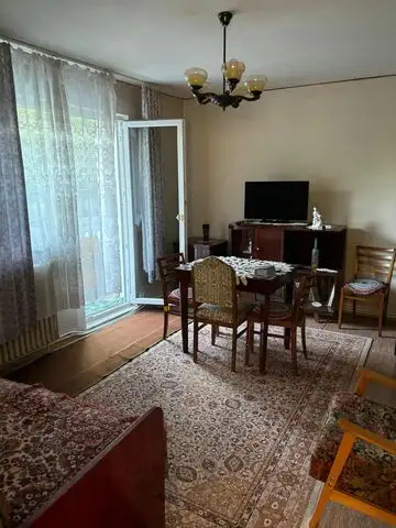 Apartament 3 camere decomandat, etaj 2 din 4, zona Gr. Alexandrescu