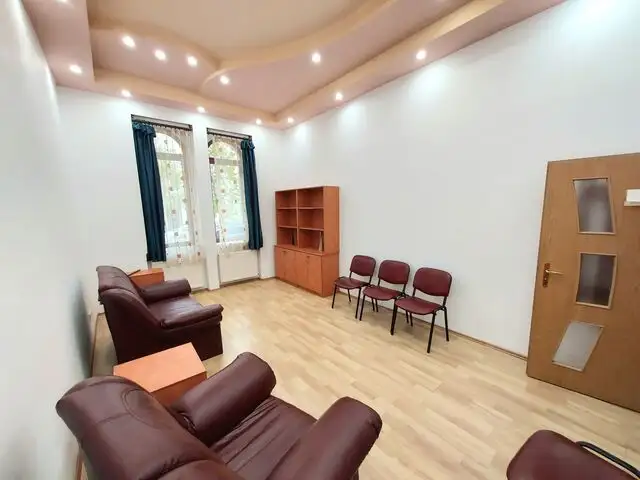 Apartament 3 camere, Decomandat, zona Horea/Facultatea de Litere