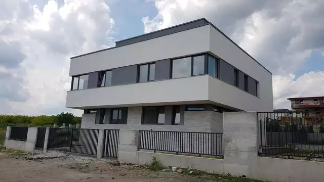 Duplex cu 2 unitati locative in Iris, zona de case, strada asfaltata
