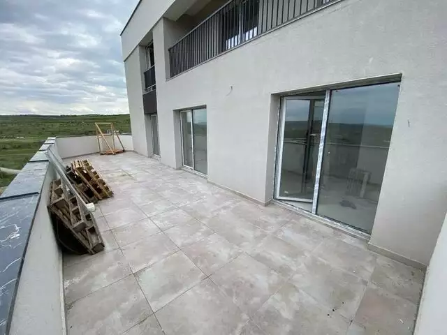 Apartament finisat, terasa de 44 mp , Sopor