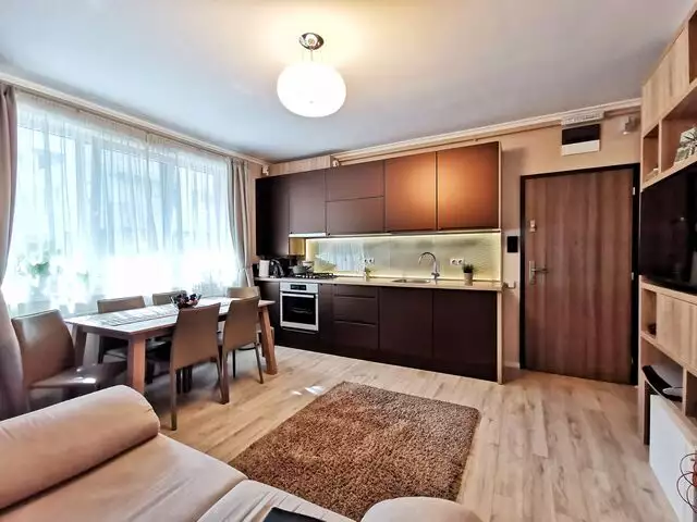 Apartament cu 2 camere, decomandat, mobilat si utilat, zona VIVO