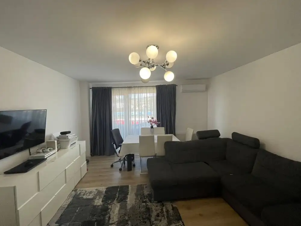 Apartament 3 camere 75 mp etaj 3 - zona Semicentrala - Gara