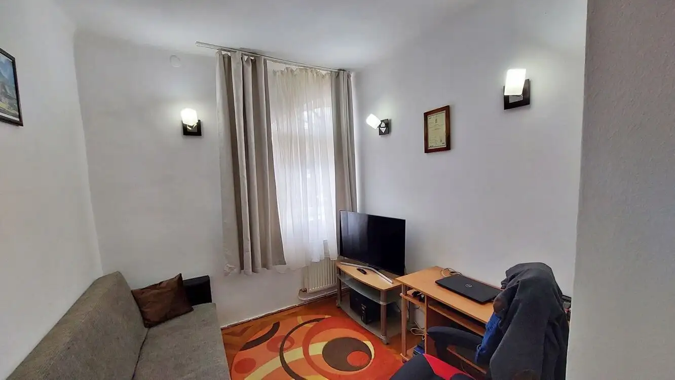 Casa cu 4 camere, curte individuala, zona Parcul Feroviarilor-Marasti